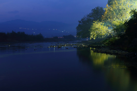 穿巖十九峰
