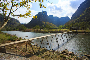 浙江,紹興,新昌,穿巖十九峰,丹霞地貌,山峰,山水,木橋,游客