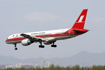 上海航空公司飛機(jī)降落