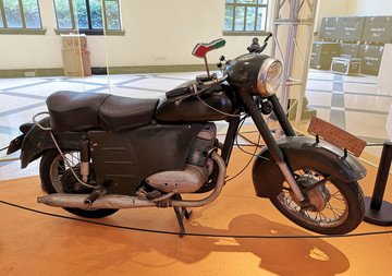 老款國(guó)產(chǎn)摩托車(chē)