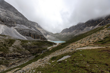 稻城亞丁高山湖泊牛奶海