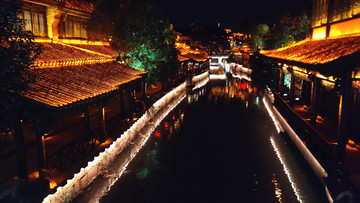 古鎮(zhèn)夜色
