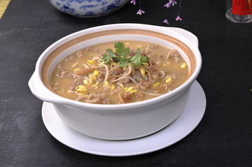 黃豆芽燉小酥肉