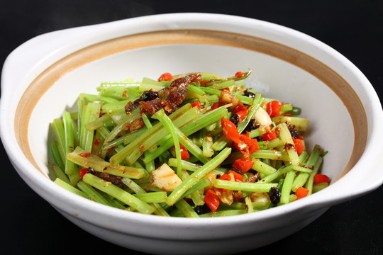 土芹菜炒豆豉凌魚