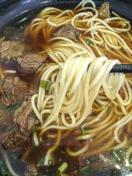 誘人牛肉面