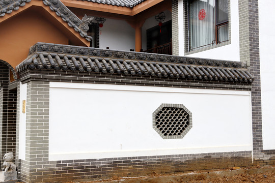 白墻