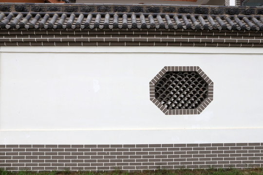 白墻