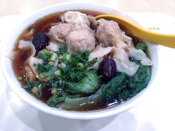牛腩湯河粉