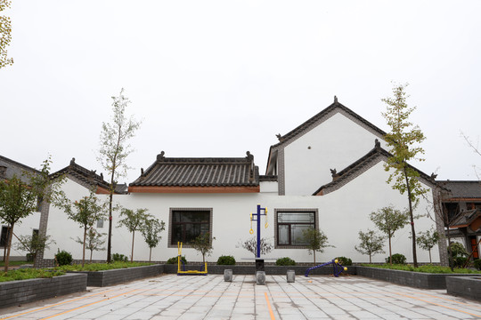 白墻