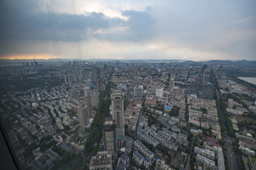 南京紫峰大廈看南京