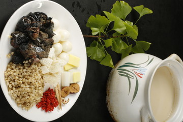 益壽烏雞湯