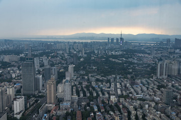 南京紫峰大廈看南京