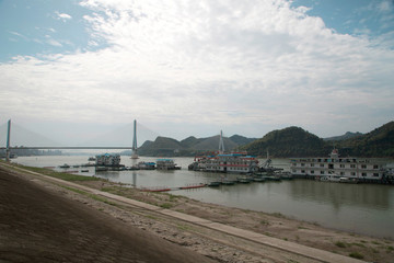 夷陵長江大橋