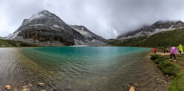 稻城亞丁高山湖泊牛奶海全景
