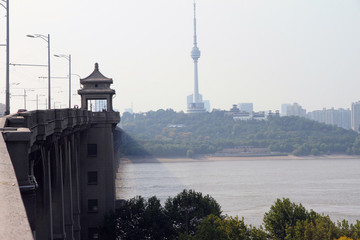 壯闊的武漢長(zhǎng)江大橋