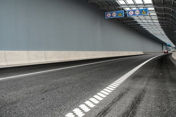 高速公路通道走廊