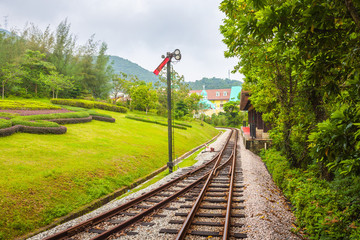 深圳東部華僑城小火車站臺