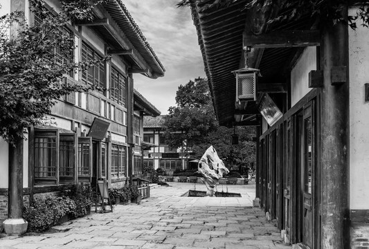 東方鹽湖城