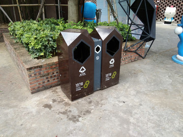 垃圾箱