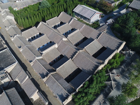 瓦房頂
