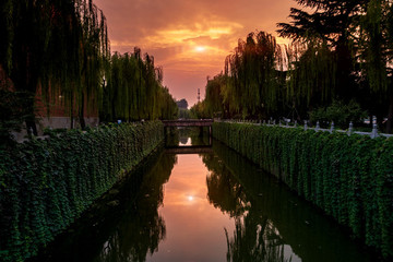 清華大學(xué)