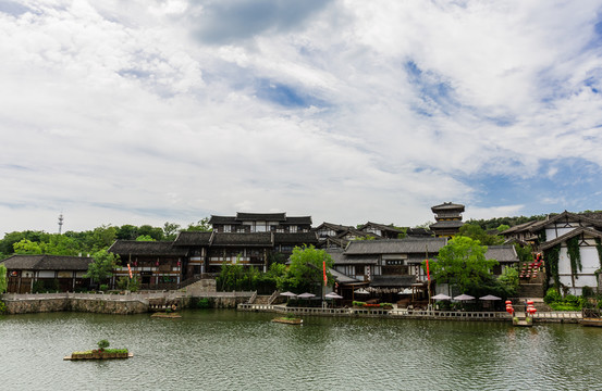東方鹽湖城