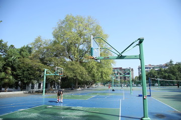 校園籃球場
