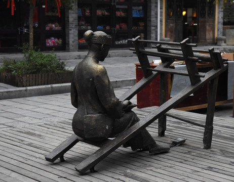 土家族織布場(chǎng)景雕塑