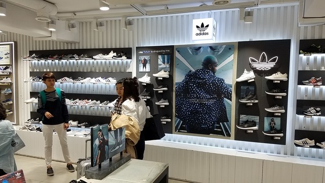 潮鞋店