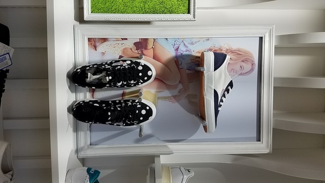 潮鞋店