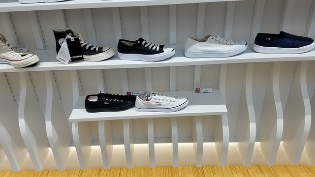 潮鞋店