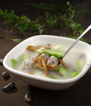 濃湯滑菇浸雙丸