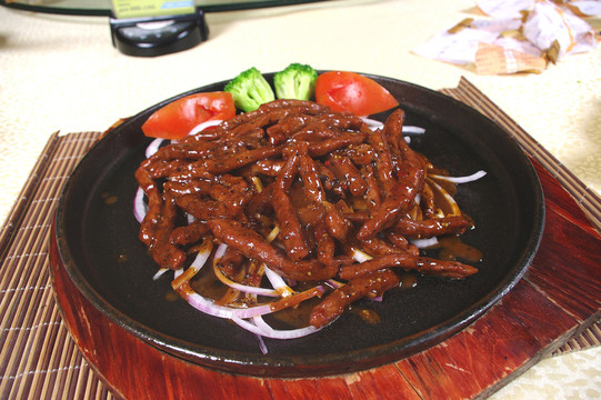 鐵板黑椒牛柳