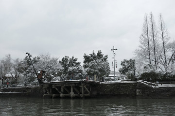 運河兩岸