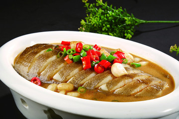 蒜燜鰈魚