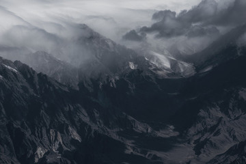 天山山脈