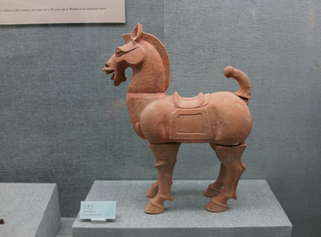 紅陶馬