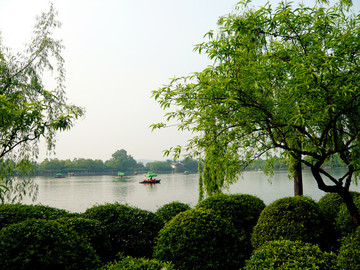 西湖景色怡人