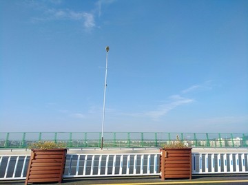 隔離護(hù)欄