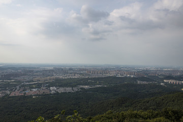 紫金山上看南京