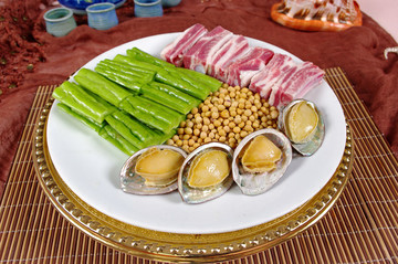 涼瓜黃豆排骨煲鮮鮑