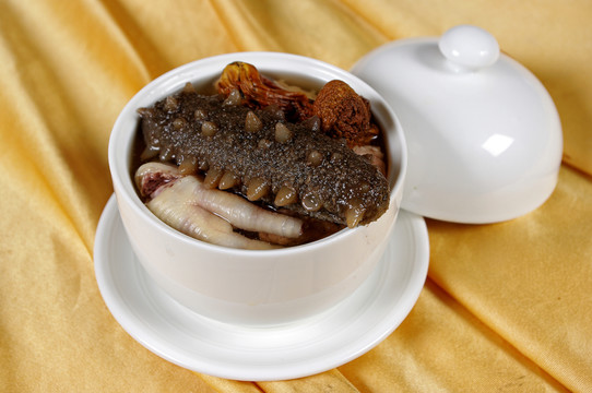 松茸菌燉遼參