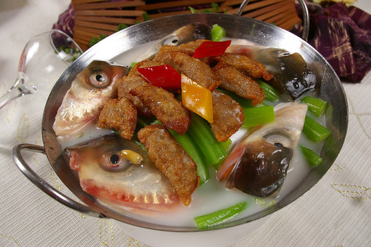 魚皮角芥菜汁浸魚云