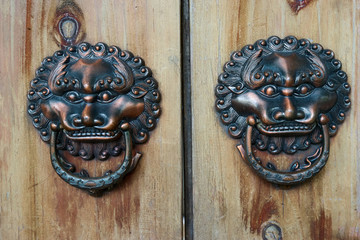獅子門環(huán)