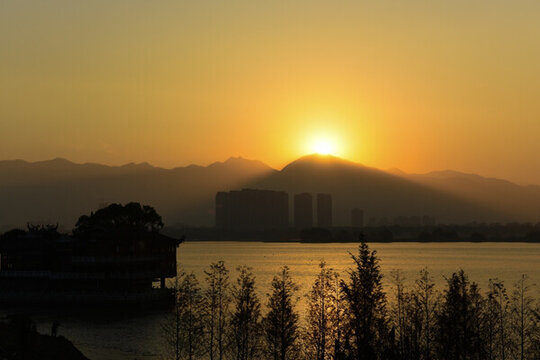 福州烏龍江夕陽(yáng)