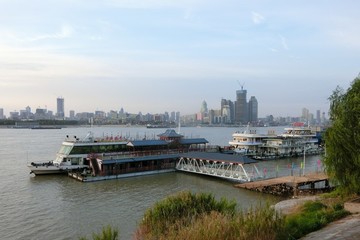 武漢旅游碼頭與江景