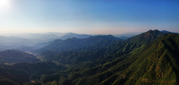 連綿群山