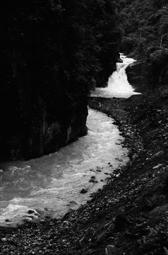 黑白高山流水