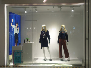 服裝店櫥窗