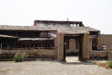 西部村寨土房院落